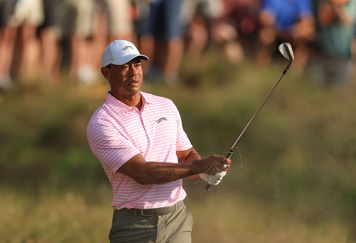 US Open Tiger Woods starts hot teases fans then falters